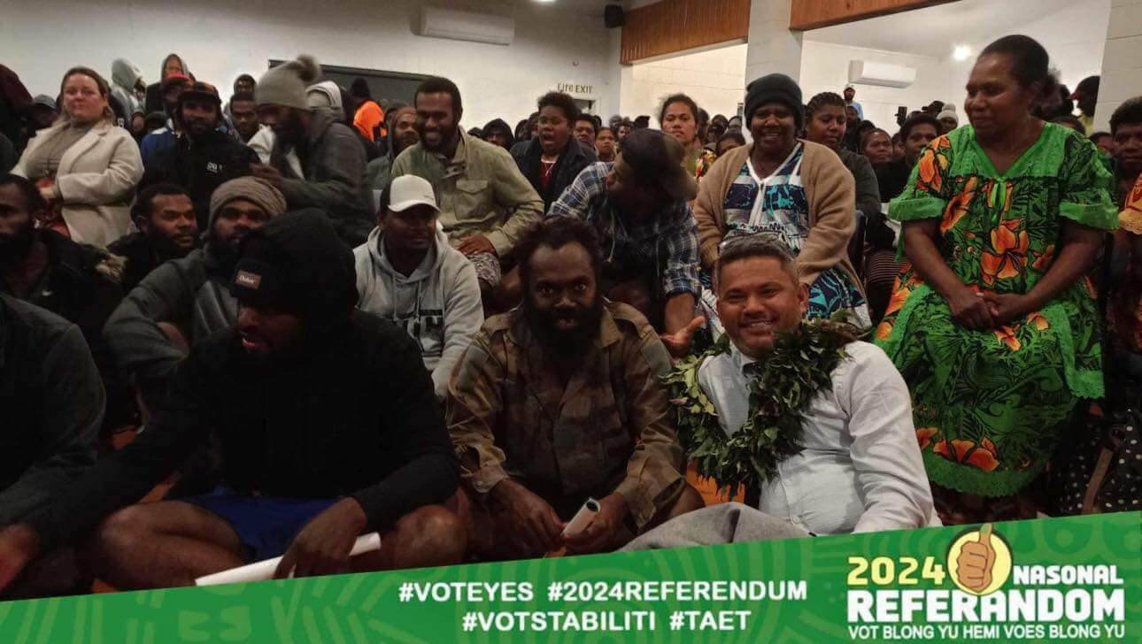 450-man mo woman lo fes NZ awenes